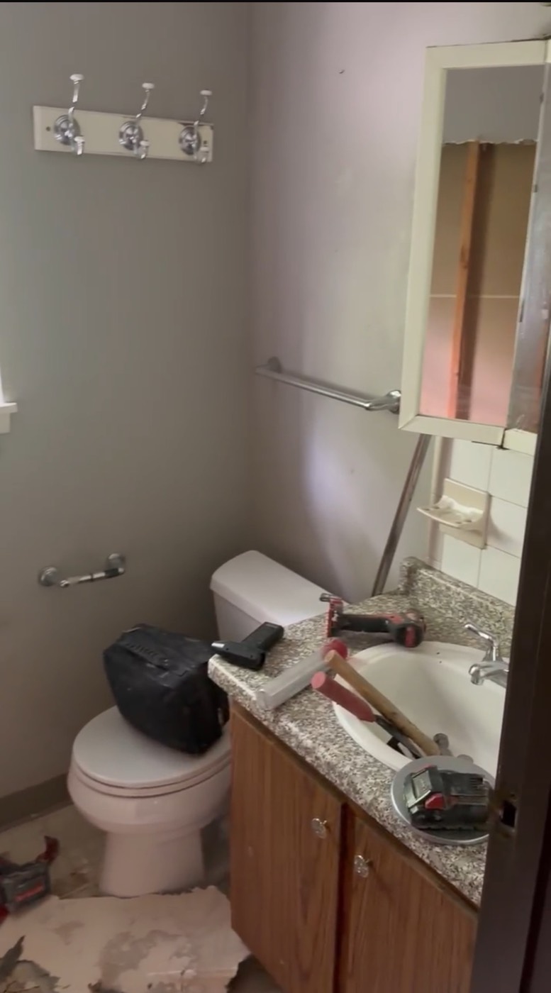 Bathroom before renovation